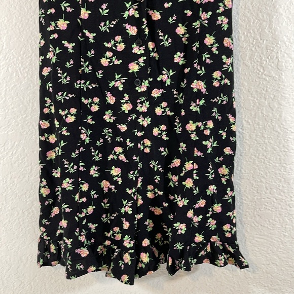 BP Black Grounded Ditsy Floral Everyday Floral Button-Up Romper V-Neck Size S - Picture 4 of 11